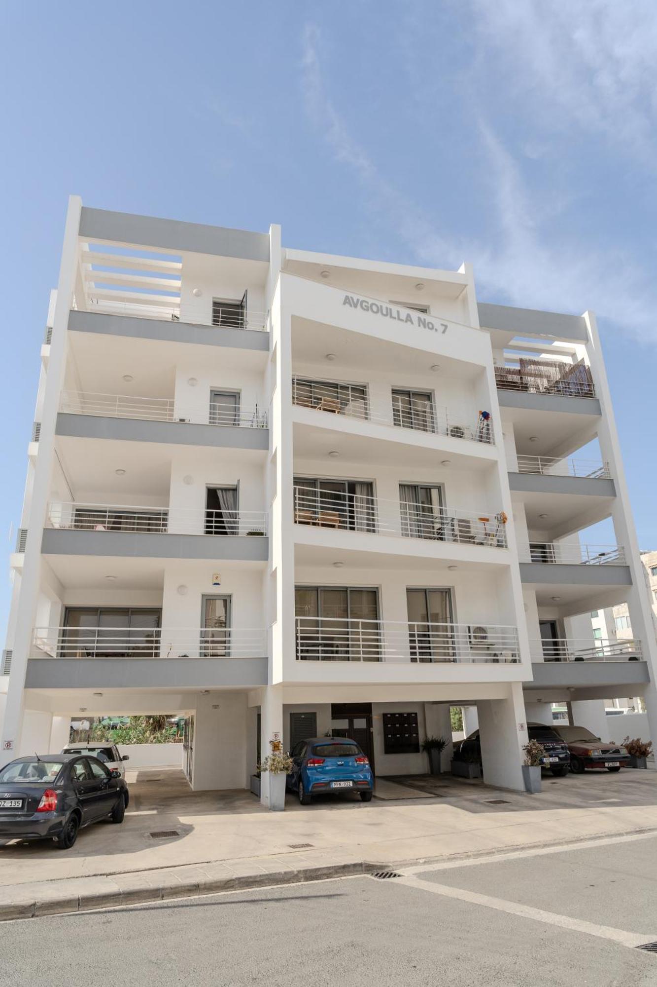 Violet Dusk City Center Flat لارنكا المظهر الخارجي الصورة