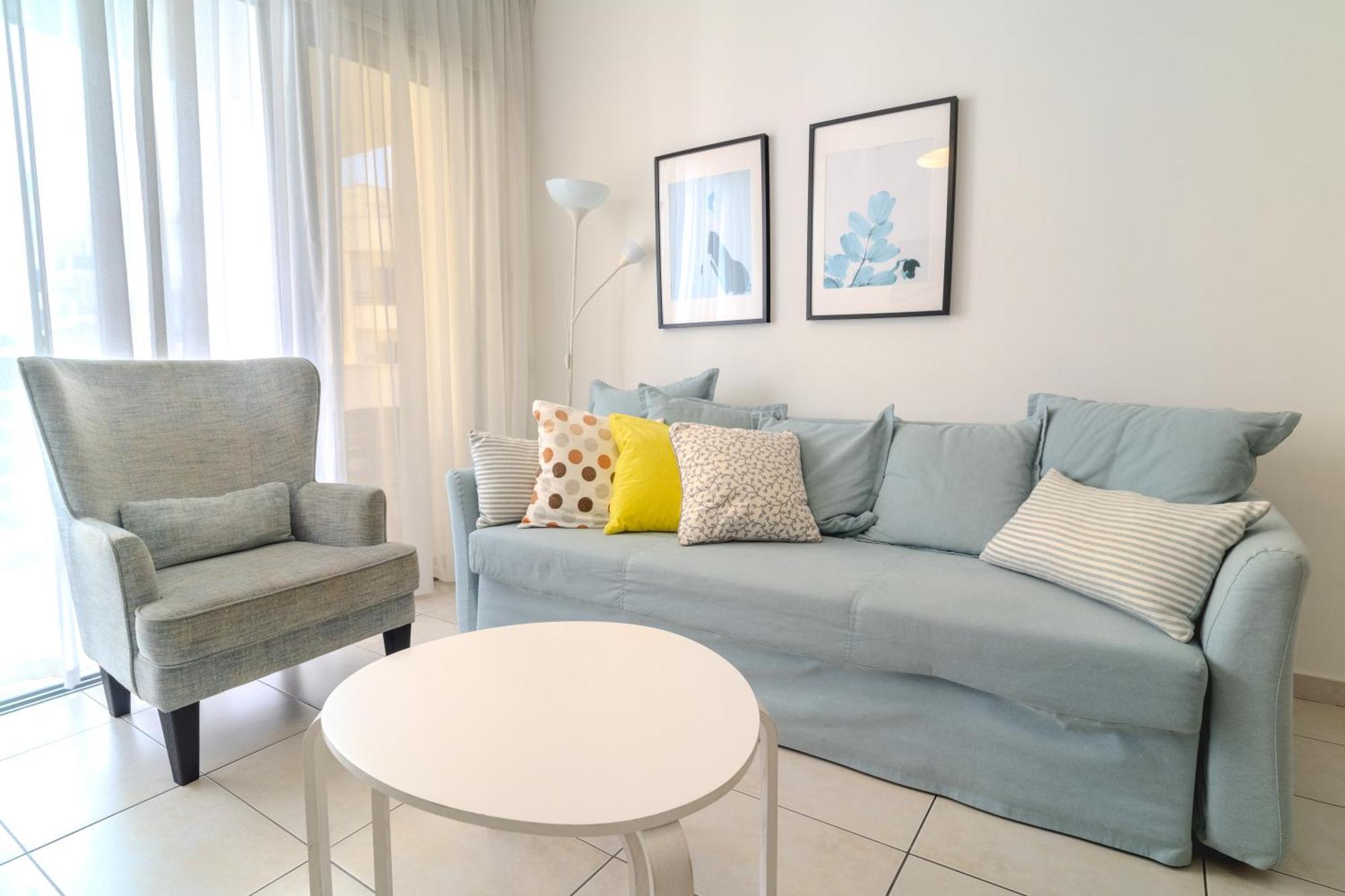 Violet Dusk City Center Flat لارنكا المظهر الخارجي الصورة