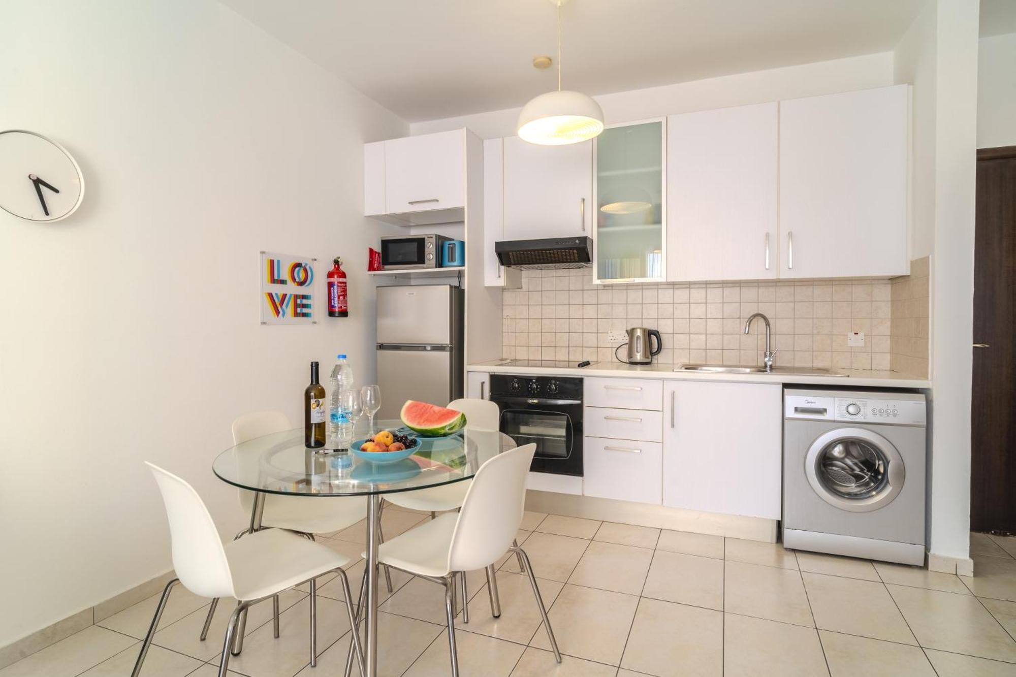 Violet Dusk City Center Flat لارنكا المظهر الخارجي الصورة