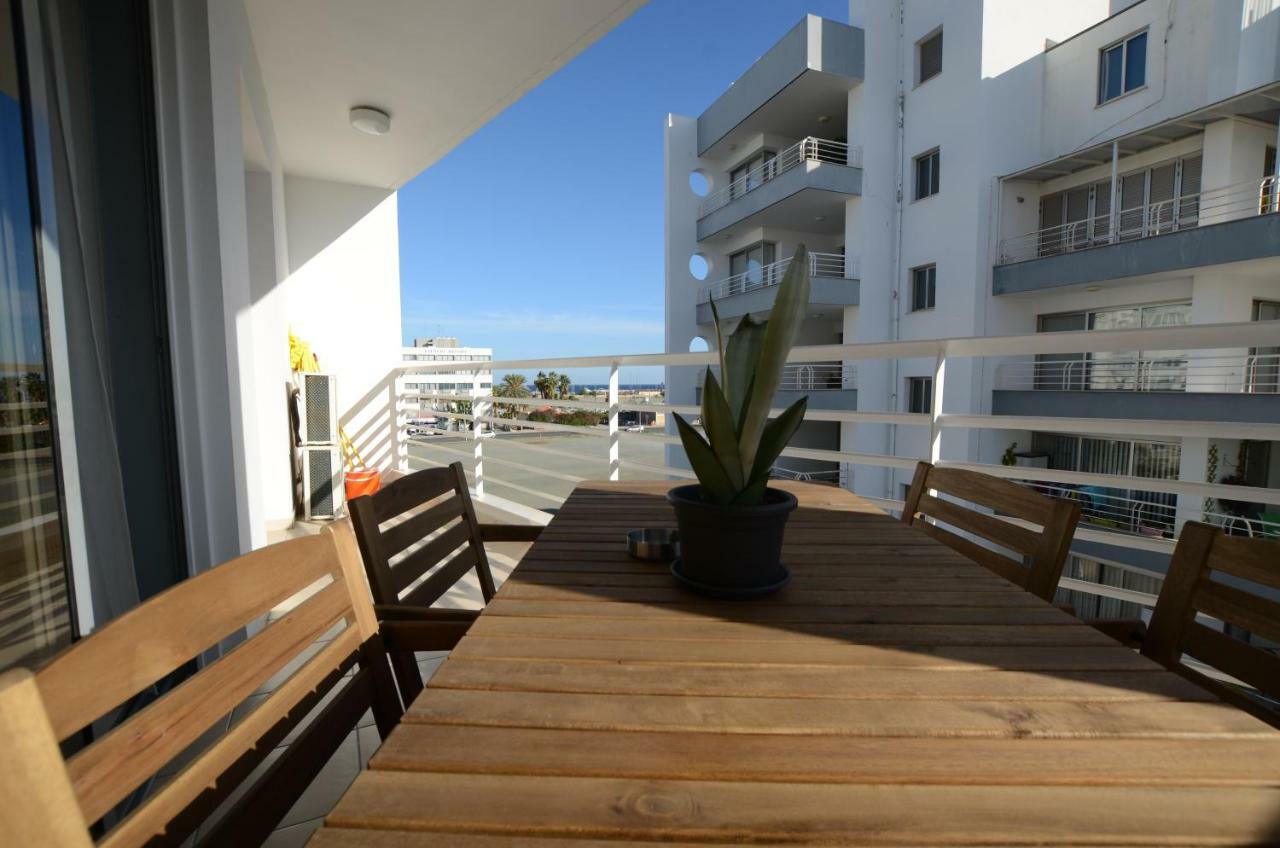 Violet Dusk City Center Flat لارنكا المظهر الخارجي الصورة
