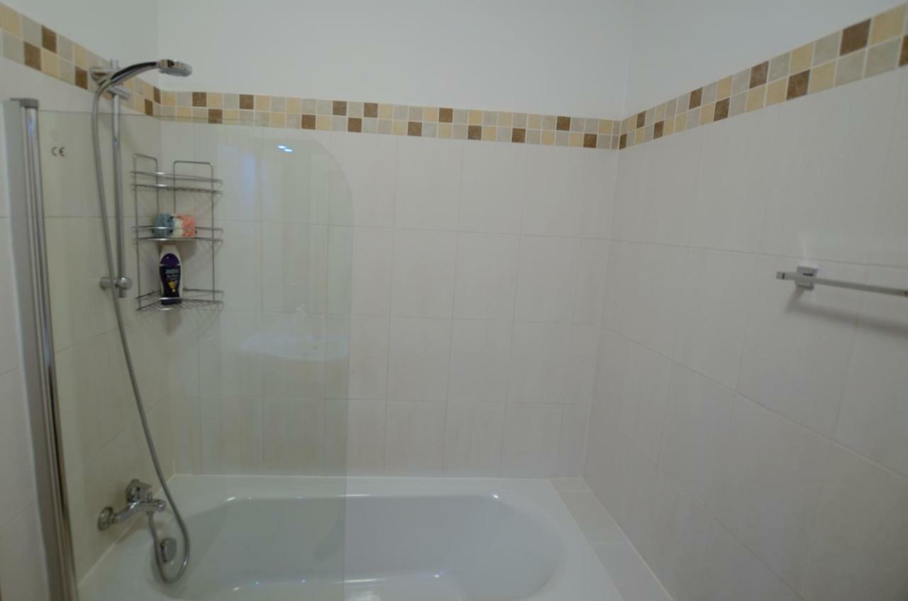 Violet Dusk City Center Flat لارنكا المظهر الخارجي الصورة